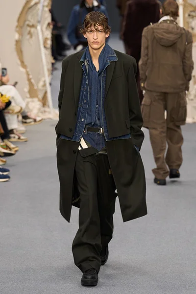 Look 42